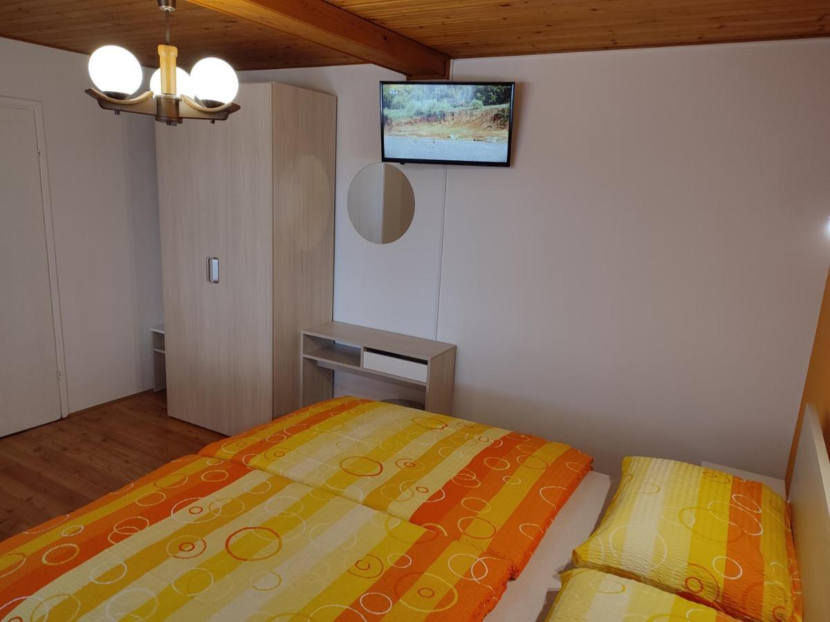 Gostilna Pension Blegos Poljane nad Škofjo Loko Buitenkant foto