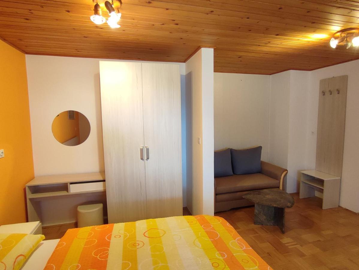 Gostilna Pension Blegos Poljane nad Škofjo Loko Buitenkant foto