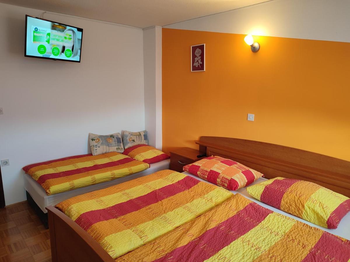 Gostilna Pension Blegos Poljane nad Škofjo Loko Buitenkant foto