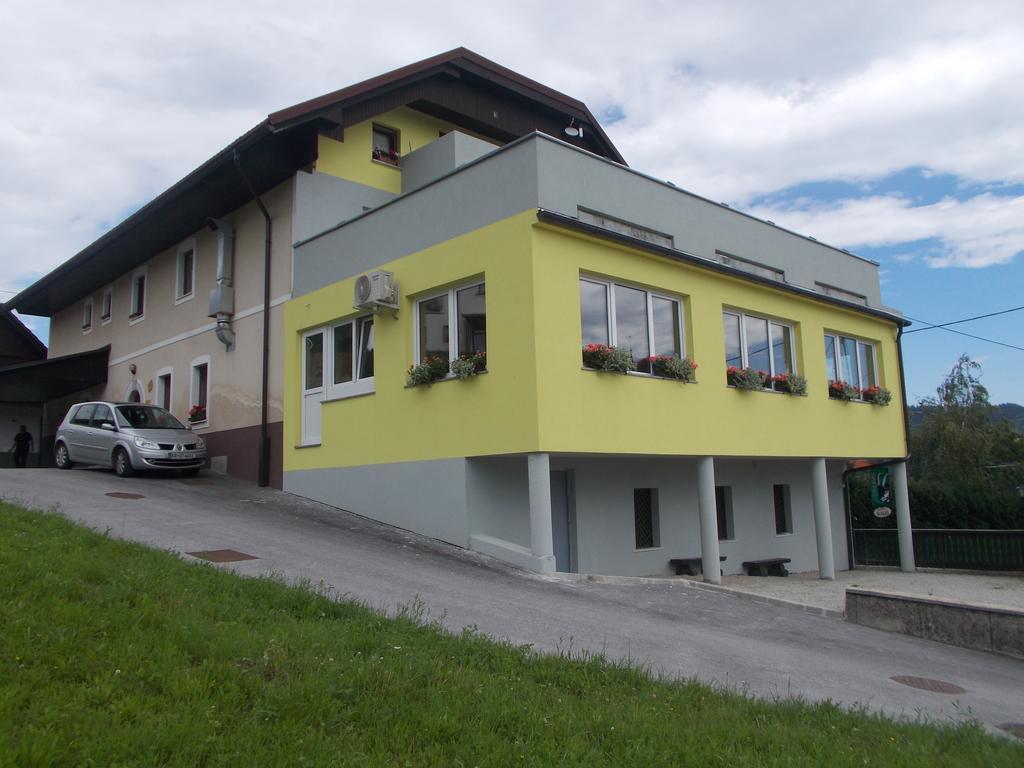 Gostilna Pension Blegos Poljane nad Škofjo Loko Buitenkant foto