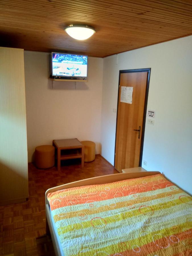 Gostilna Pension Blegos Poljane nad Škofjo Loko Buitenkant foto