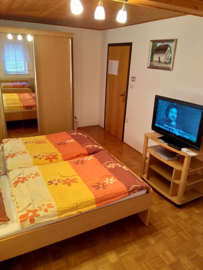 Gostilna Pension Blegos Poljane nad Škofjo Loko Buitenkant foto
