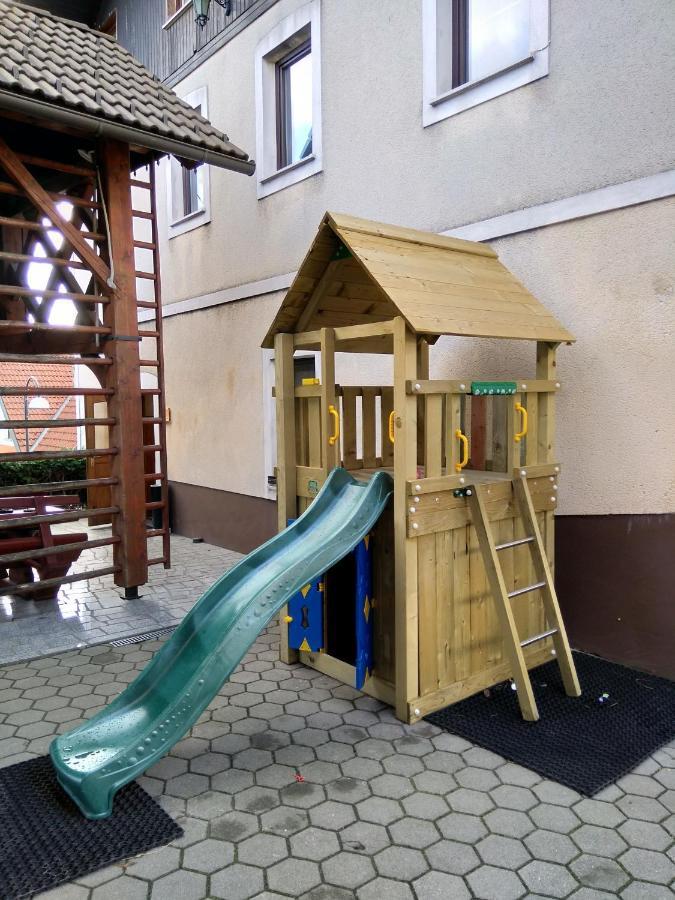 Gostilna Pension Blegos Poljane nad Škofjo Loko Buitenkant foto